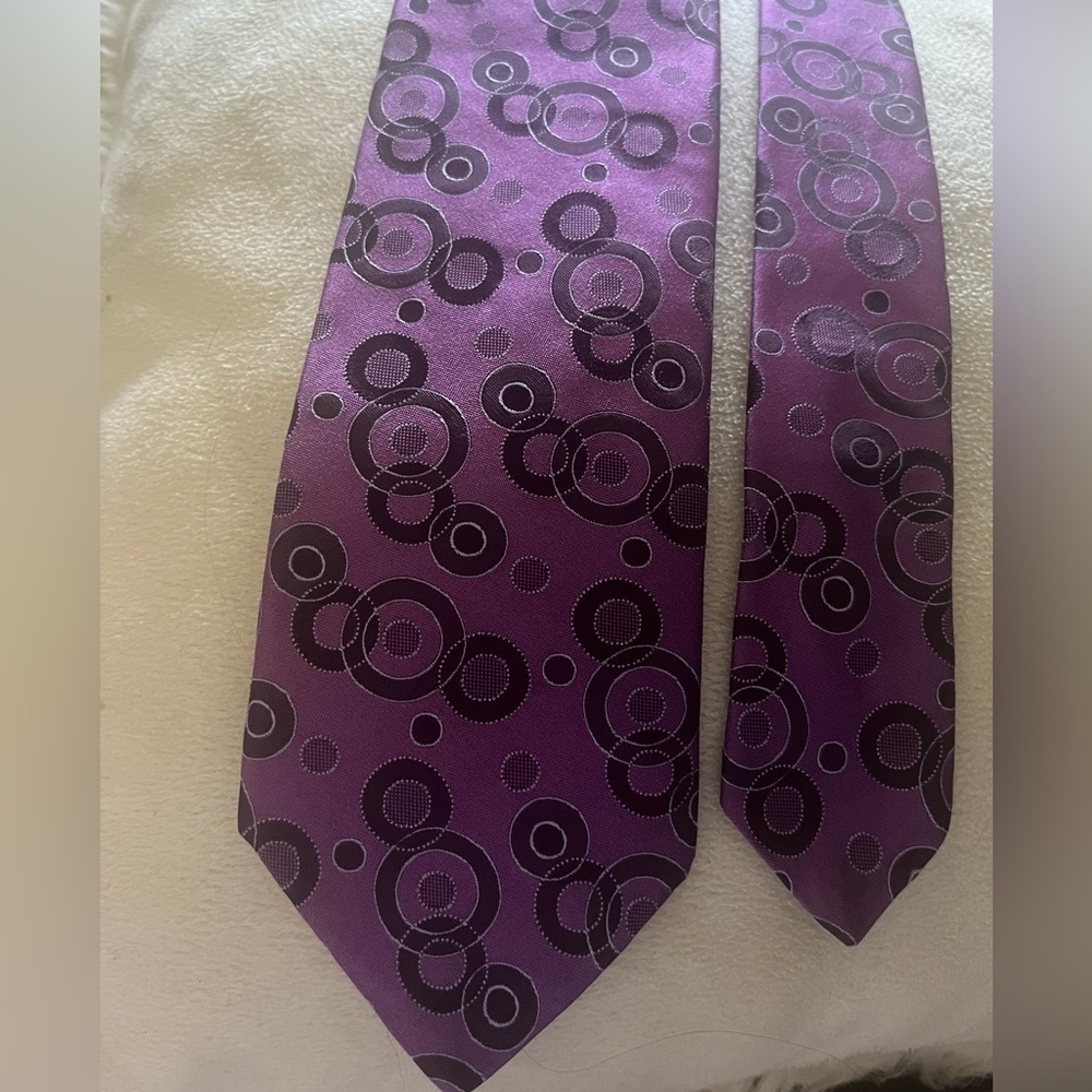 Ted Baker modern tie 100 percent silk perfect condition